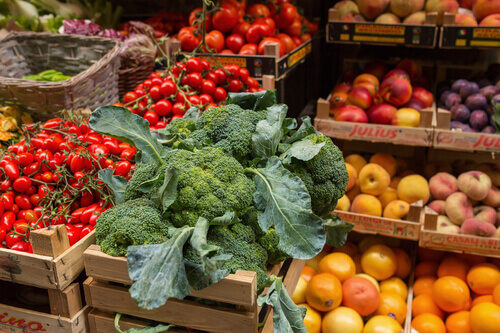 7 Reasons You Should Shop Local Farmers Markets During Growing Season