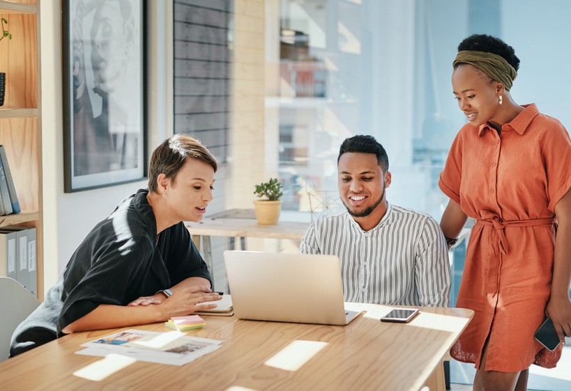 HR News Roundup: AI Policies, RTO, Social Connections, and More